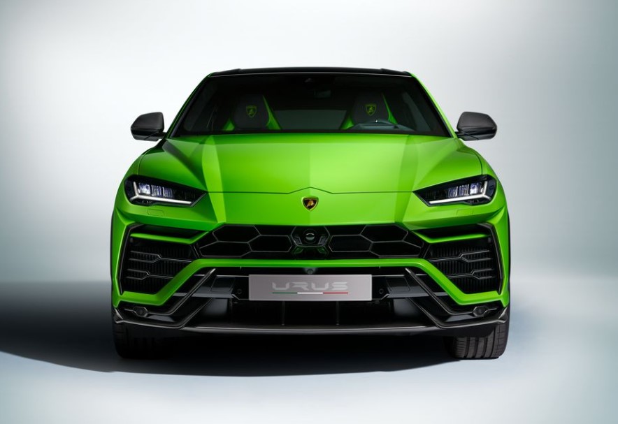 2021 Lamborghini Urus Front View