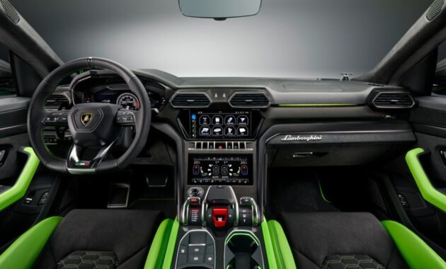 2021 Lamborghini Urus Infotainment and Navigation