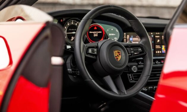 2021 Porsche 911 Turbo Navigation and Infotainment
